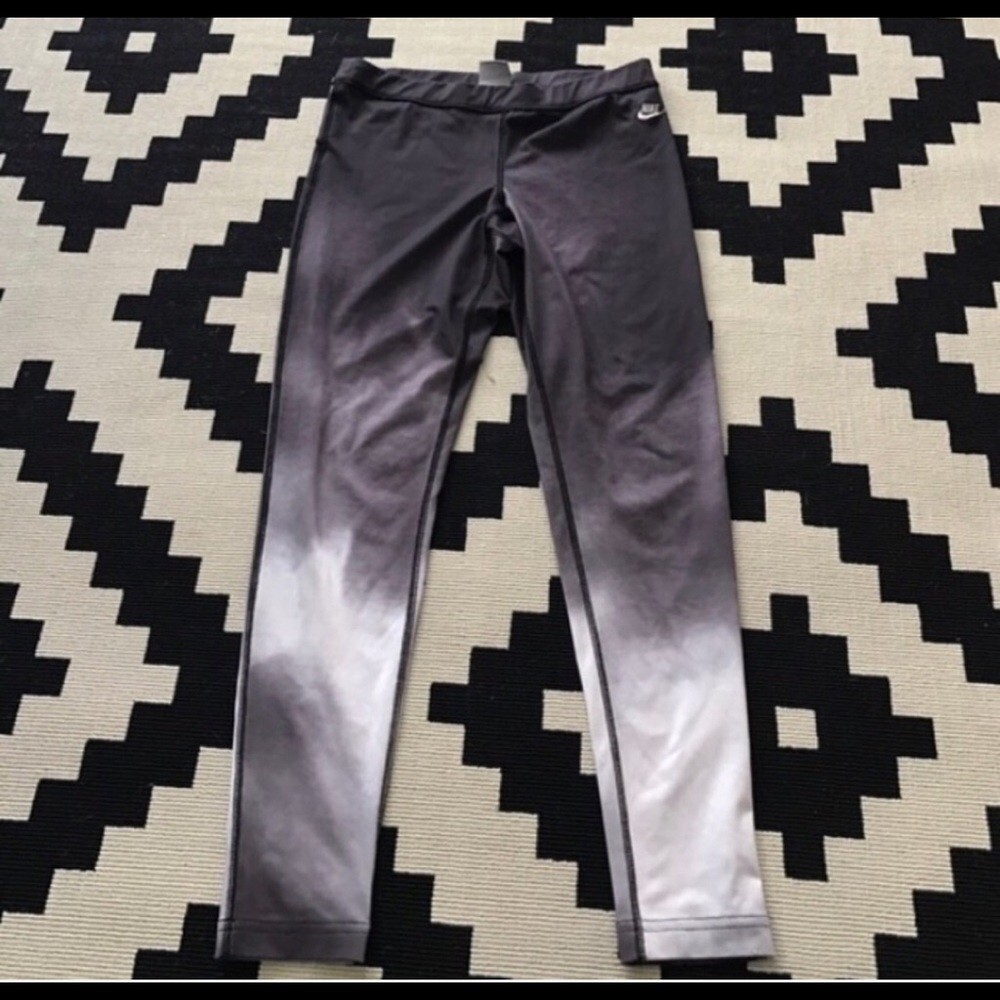 Nike Ombré Black and White Leggings